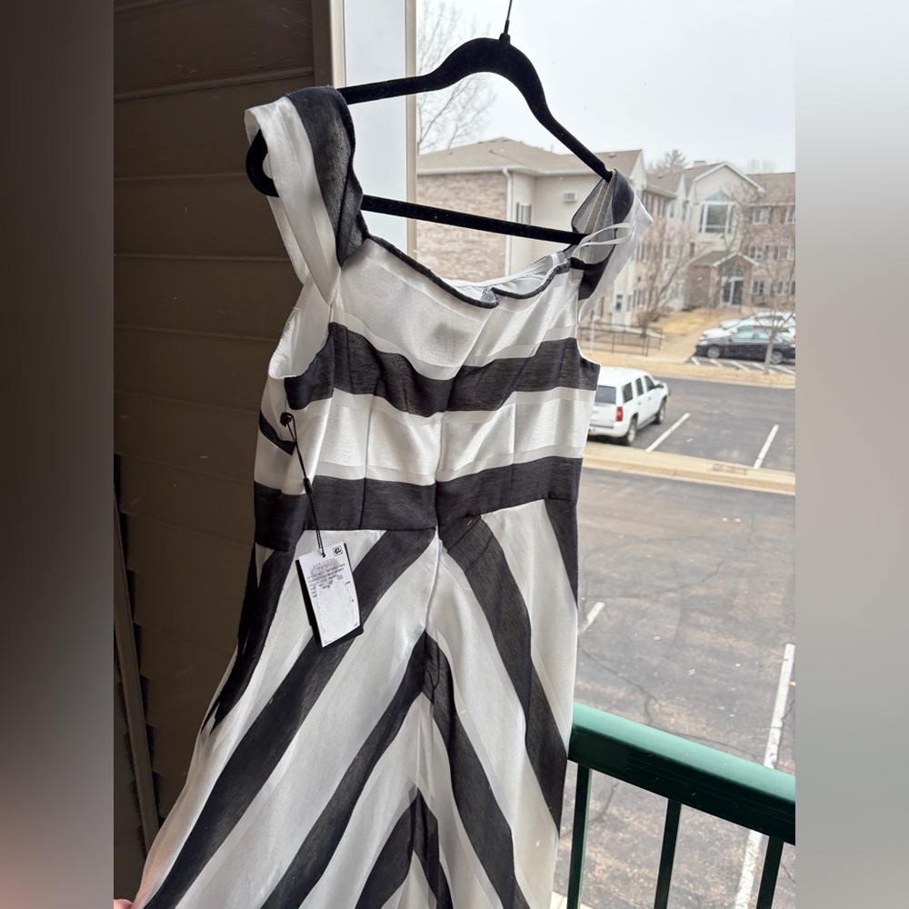 Adrianna Papell Black and White One-Shoulder A-Line Gown - Picture 3 of 15